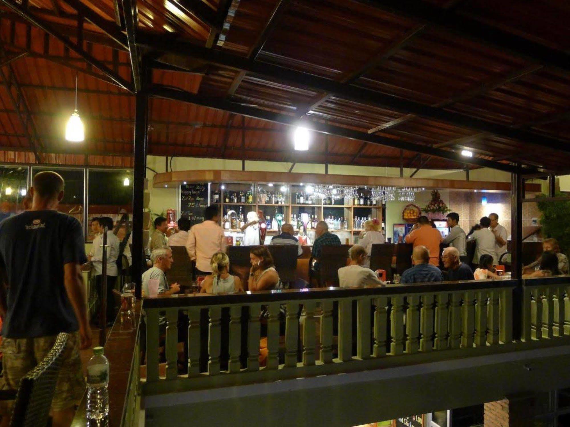 Sakal Guesthouse Restaurant & Bar Preăh Sihanŭk Zewnętrze zdjęcie